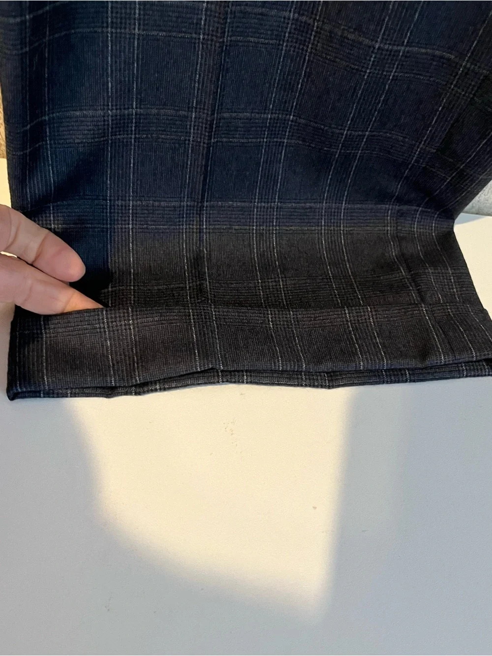 Jos A Banks Suit Signature Gold 100% Wool plaid 46R Jacket 41 W Pleated Slacks